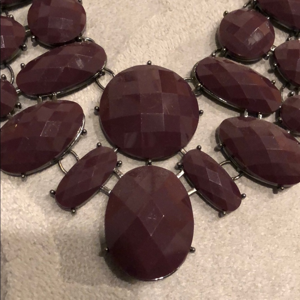 Purple Costume Jewelry Necklace - Picture 2 of 3